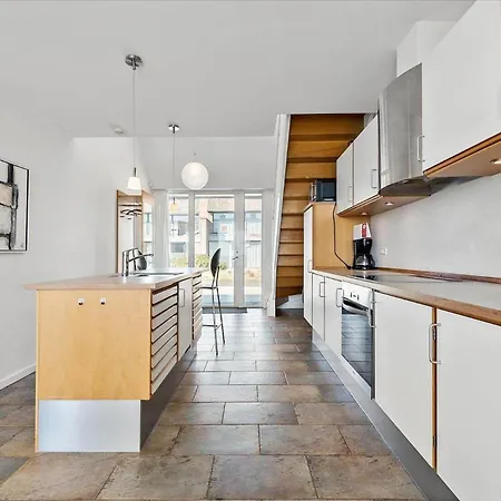 1170-romo-gulirisvej-170 Apartamento *