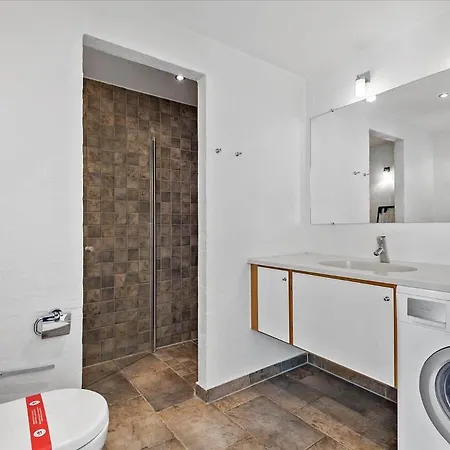 1170-romo-gulirisvej-170 Apartamento *